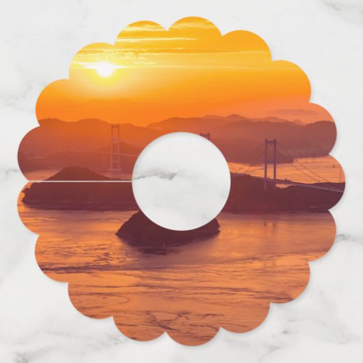 Hazy sunset on Kurushima Kaikyo Bridge and Kurushi Wijnglaslabel (Achterkant)