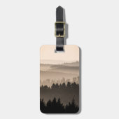 Hazy Woodland Hills Landschap Foto Bagagelabel (Voorkant verticaal)