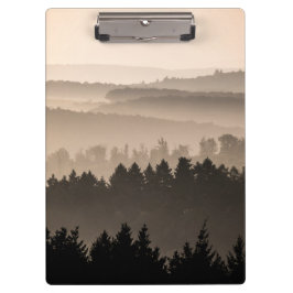 Hazy Woodland Hills Landschap Foto Klembord