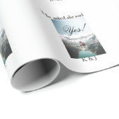 He asked she said yes engagement photo name stylis cadeaupapier (Rol Hoek)