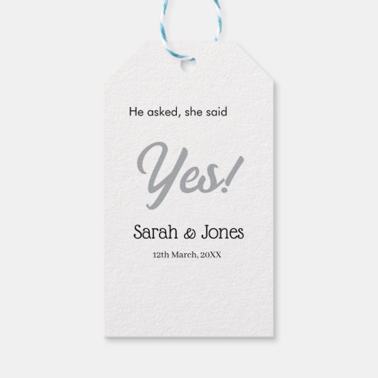 He asked she said yes engagement simple silver dat cadeaulabel (Achterkant)