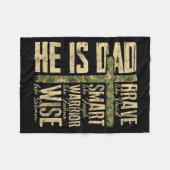 He Is Dad Camo Religious Father's Day Christian Da Fleece Deken (Voorkant (Horizontaal))