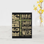 He Is Gramps Camo Religious Father's Day Christian Kaart (Gele Bloem)