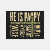 He Is Pappy Camo Religious Father's Day Christian  Fleece Deken (Voorkant (Horizontaal))