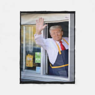 Hé, pak je hamburger, Donald Trump bakt frietjes a Fleece Deken