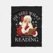 He Sees What You've Been Reading Funny Bookish Chr Fleece Deken (Voorkant)