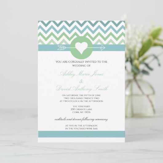 Heart Arrow Chevron Beach bruiloft uitnodiging (Staand voorkant)