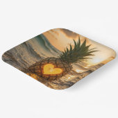 Heart Carved In a Pineapple On a Beach Papieren Bordje (Gebogen)