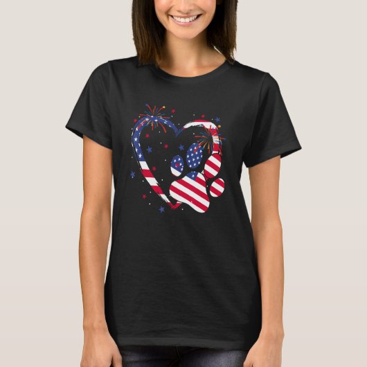 Heart Dog Paw American Flag Firework 4th Of July P T-shirt (Voorkant)