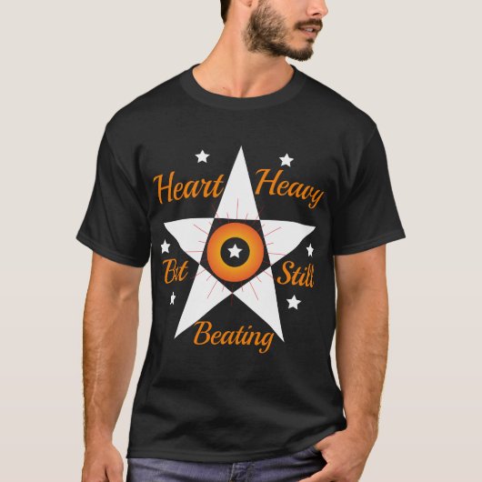 HEART HEAVY Basic Donkere T-Shirt (Voorkant)