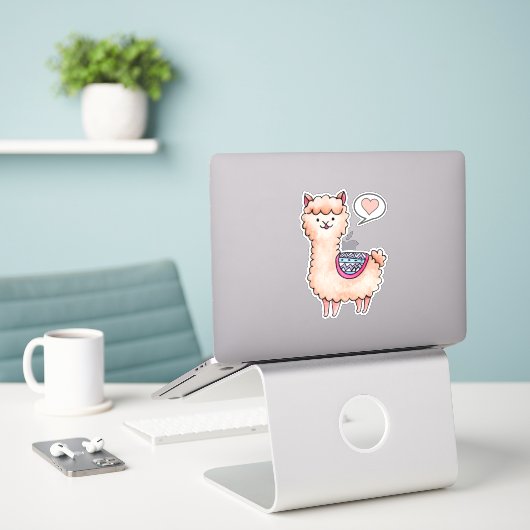 Heart Llama Sticker (Laptop op bureau)