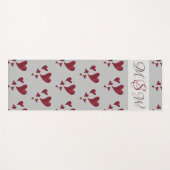 Heart Patroon Schilderd Helderrood met monogram Yogamat (Voorkant (horizontaal))