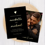Heart & Romantic Modern Script Photo Weddenschap G Folie Uitnodiging<br><div class="desc">Verras uw vrienden en familie met deze elegante uitnodiging,  met gouden folie hart en namen,  op maat gesneden foto's en tekst. Voeg je gegevens eenvoudig toe door op de optie 'personaliseren' te klikken.</div>