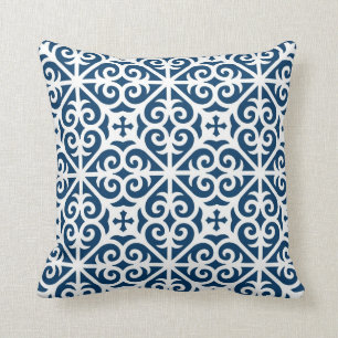 Heart Scroll Cross Pattern in Navy Blue en White Kussen