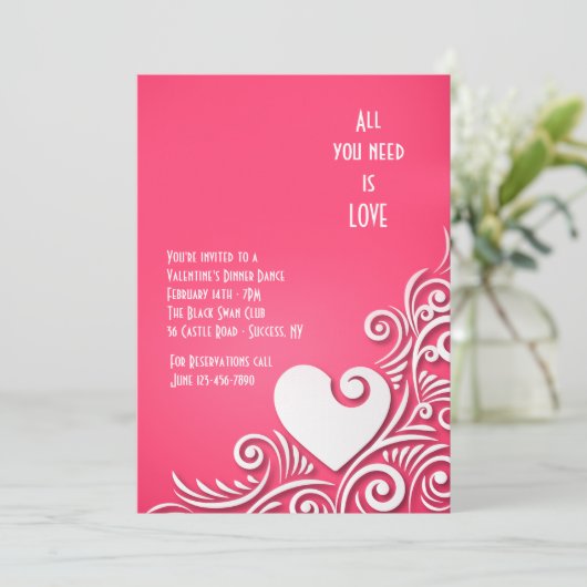 Heart Sculpture Valentijnsdag Invitations Kaart (Staand voorkant)