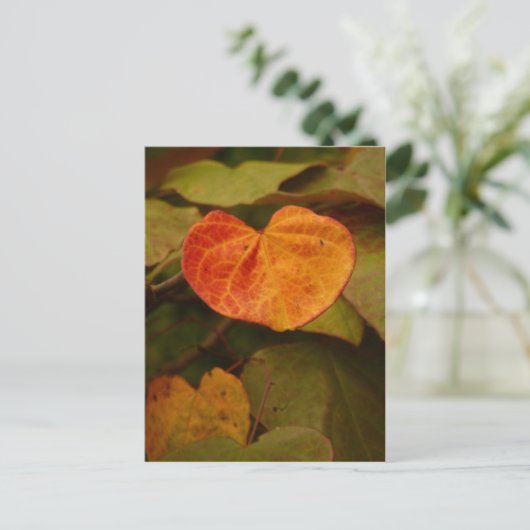 Heart Shaped Autumn Leaf Briefkaart (Staand voorkant)