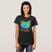 Heart Shaped Earth Day Everyday Bees World Environ T-shirt (Voorkant volledig)