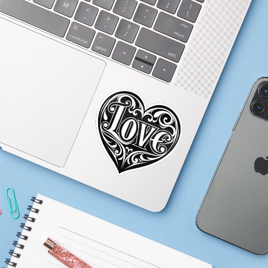 Heart Shaped Love vinyl sticker (Laptop met iPhone)