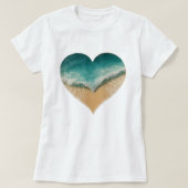 Heart-Shaped Ocean Waves, Romantic Beach Vibes T-shirt (Design voorkant)