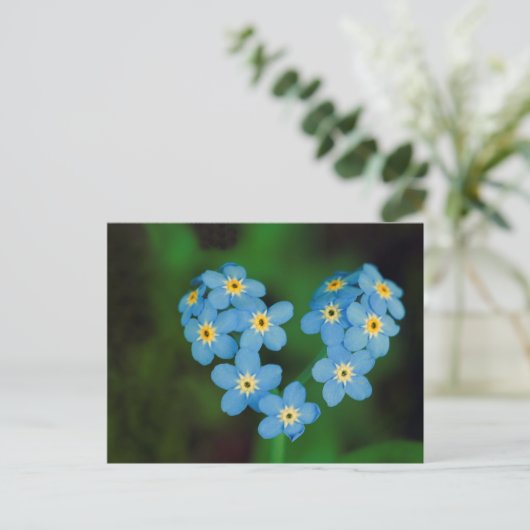 Heart Shaped Vergeet-me-niet-bloemen Briefkaart (Staand voorkant)