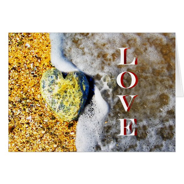 Heart-vormige Love Pebble op the Beach (Voorkant Horizontaal)