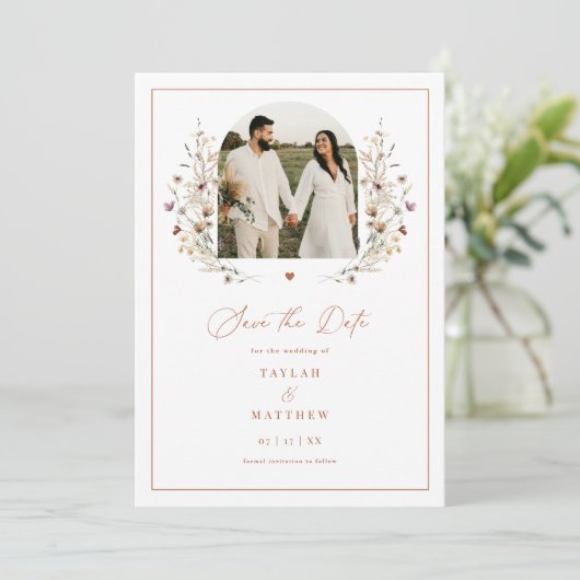 Heart Wildflower Bewaar de datum Boho Photo Card Save The Date (Staand voorkant)
