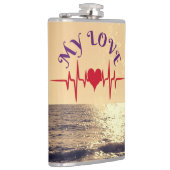 Heartbeat Love – Minimalist Romantic Design Heupfles (Rechts)