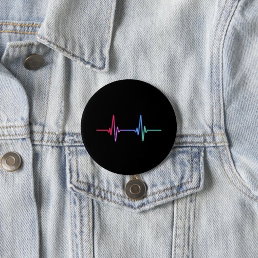 Heartbeat Rainbow Pride LGBTQ Ally Ronde Button 7,6 Cm (In situ)