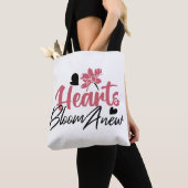 Hearts Bloom Anew - Inspirerend Bloemen Quote Tote Bag (Dichtbij)