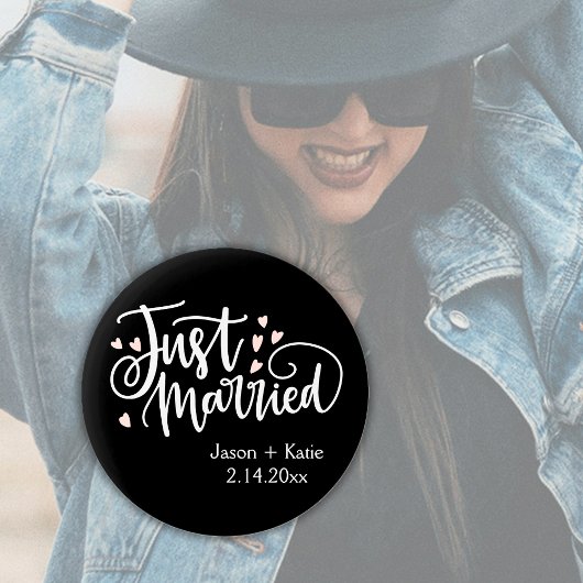 HEARTS Gewoon Getrouwd Script Namen Trouwdatum Ronde Button 5,7 Cm