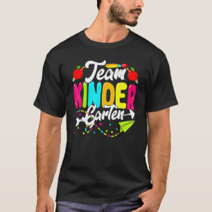 Hearts Rainbow Team Kleuterschool Laatste Schoolda T-shirt