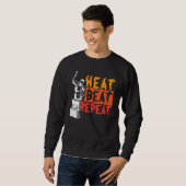 Heat Beat Repat Metalsmith Smeiend Blacksmith Trui (Voorkant volledig)