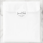 Heather Elegant Zwart Wit Minimaal Modern Bruiloft Ronde Sticker<br><div class="desc">De moderne bruiloft begunstigt stickers met een eenvoudig ontwerp met "Liefde en Bedankt" in een elegante scripttypografie en uw namen en trouwdatum in een minimalistische sans serif doopvont. Alle ontwerpelementen zijn zwart-wit. Deze stickers voor een goede vriendjespolitiek zijn voor elke bruiloft een mooi teken.</div>