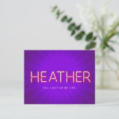 Heather in gloeiende neonverlichting briefkaart (Staand voorkant)