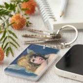 Heavenly angel daydreaming on a cloud in the sky sleutelhanger (Voorkant Rechts)