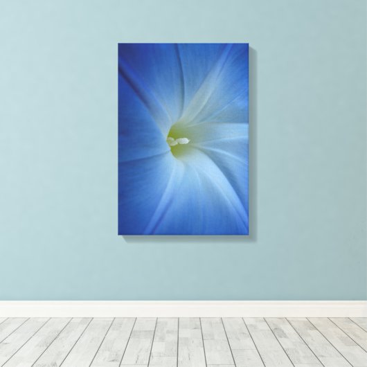 Heavenly Blue Morning Glory Flower Canvas Afdruk (Insitu (Houten vloer))