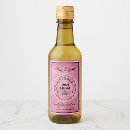 Heb 1e drankje op ons - DRINK ME Roze huwelijksges Wijn Etiket (Voorkant)