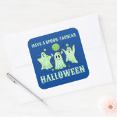 HEB EEN SPOOK-TACULAIRE HALLOWEEN GEFOOND VIERKANTE STICKER (Envelop)