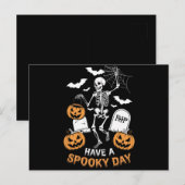 Heb een Spooky Day Halloween Witch Gift Skeleton Briefkaart (Voorkant / Achterkant)