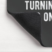 Heb je geprobeerd het weer uit te schakelen? muismat (Hoek)