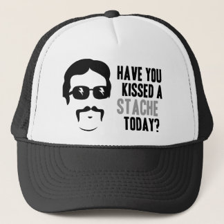 Heb je vandaag een Stache gekust? Trucker Pet