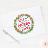 Heb jezelf een vrolijk klein kerstfeestkrans ronde sticker (Envelop)
