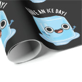 Hebben een Ice Day Grappige Ice Cube Pun Donker BG Cadeaupapier (Rol Hoek)