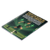 Hebreeën 12:1 KJV Voetbal Runner Notitieboek (Linkerzijde)