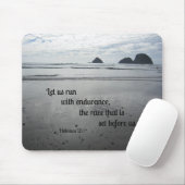 Hebreeuws 12:1 Laten we met duurzaamheid lopen... Muismat (Met muis)