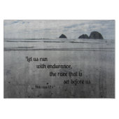 Hebreeuws 12:1 Laten we met duurzaamheid lopen... Snijplank (Voorkant)