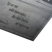 Hebreeuws 12:1 Laten we met duurzaamheid lopen... Snijplank (Hoek)