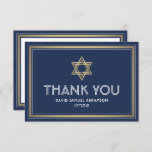 Hebreeuwse naam Bar Mitzvah Star of David Navy & G Bedankkaart<br><div class="desc">Express dankbaarheid aan familie en vrienden voor het delen van uw bar mitswa viering met elegante aangepaste bedankkaarten. Alle bewoordingen zijn eenvoudig te personaliseren of te verwijderen. Als u liever uw bericht van bedankt met de hand schrijft, verwijder dan gewoon de voorbeeldtekst. Dit marineblauw, wit en gouden sjabloon ontwerp heeft...</div>