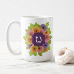 Hebrew Monogram Floral Coffee Mug Koffiemok<br><div class="desc">Onze gepersonaliseerde Monogram Bloemen Mok is versierd met papieren bloesems. Stijlvol en . Een heleboel kleurrijke bloesems die het hele jaar door fris blijven! Personaliseer deze Mok met naam & initiaal en maak iemand speciaal glimlachen. Perfect als een Bat Mitzvah of Chanoeka cadeau. OPMERKING: Om in het HEBREEUWS te typen...</div>