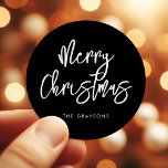 Hedendaagse Merry Christmas Black Ronde Sticker<br><div class="desc">Vrolijk kerstfeest zwarte stickers. Een moderne en gedurfde typografie voor dit gepersonaliseerde collectie van vakantieartikelen. Volledig aanpasbare kleuren.</div>